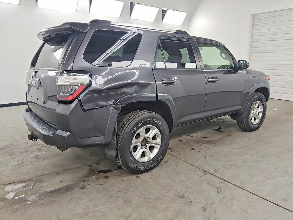 2019 Toyota 4runner VIN JTEBU5JR6K5701120 COPART salvage auction — REAR END, Il - Certificate Of Title, sold $4,150 on 2026-07-28 (photo 3)
