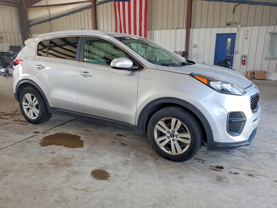 2017 Kia Sportage VIN KNDPM3AC7H7034453 COPART salvage auction — NORMAL WEAR, PA - CERT OF TITLE, sold $2,750 on 2026-07-29 (photo 4)