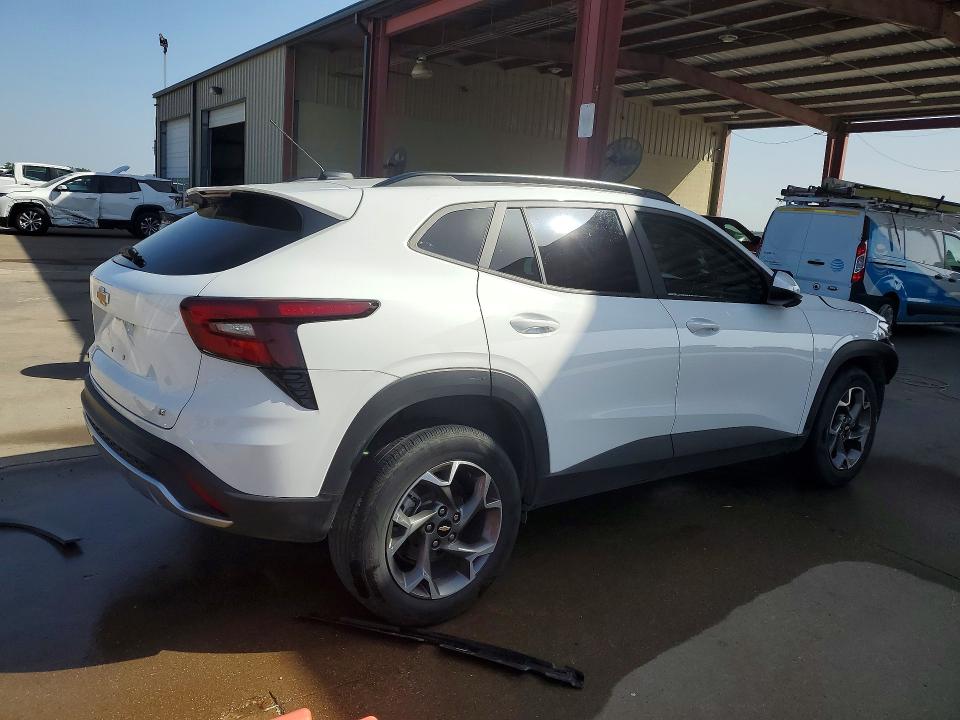 2025 Chevrolet Trax VIN KL77LHEP9SC268859 COPART salvage auction — FRONT END, Tx - Certificate Of Title (P), sold $10,400 on 2026-07-27 (photo 3)