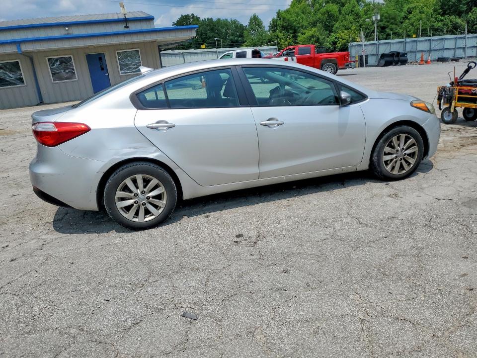 2014 Kia Forte VIN KNAFX4A67E5236457 COPART salvage auction — REAR END, Wv - Salvage Certificate, sold $375 on 2026-07-30 (photo 3)