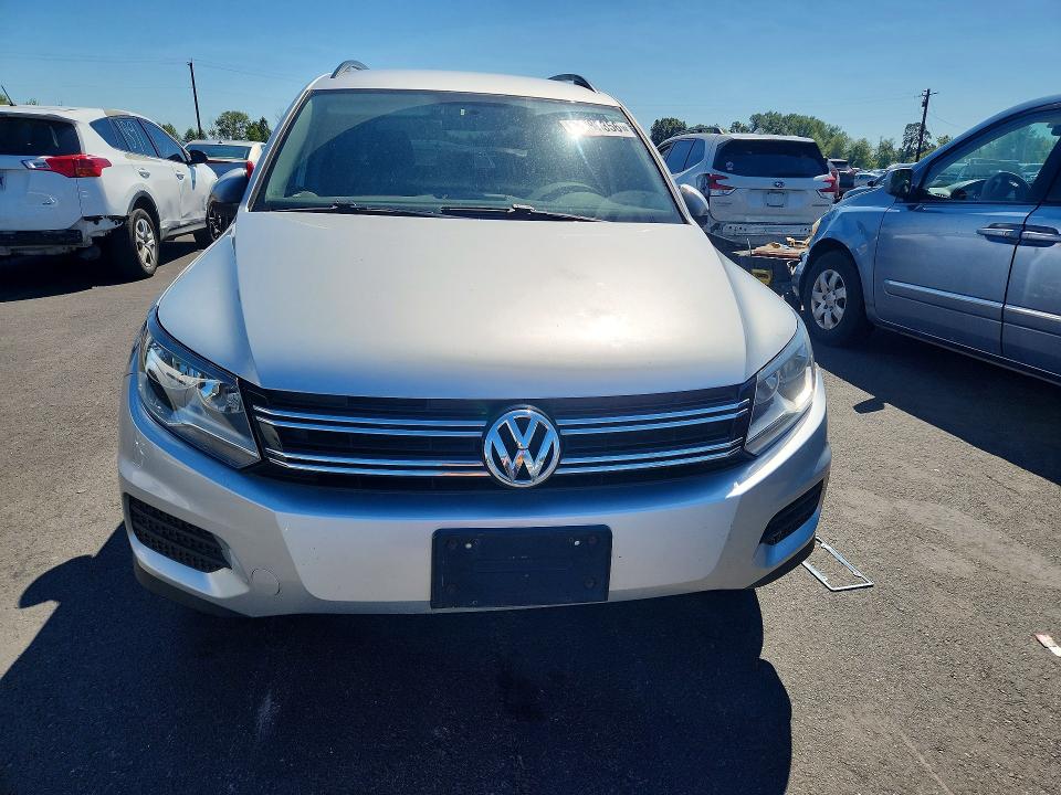 2017 Volkswagen Tiguan VIN WVGBV7AX2HK051719 COPART salvage auction — MECHANICAL, OR - CERT OF TITLE-RECONSTRUCTED, sold $750 on 2026-08-05 (photo 5)