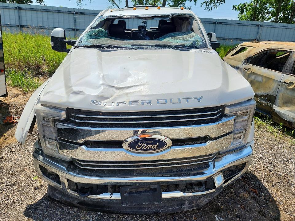2019 Ford F450 VIN 1FT8W4DT1KEC96407 COPART salvage auction — ROLLOVER, Mi - Certificate Of Title, sold $14,000 on 2026-08-24 (photo 5)