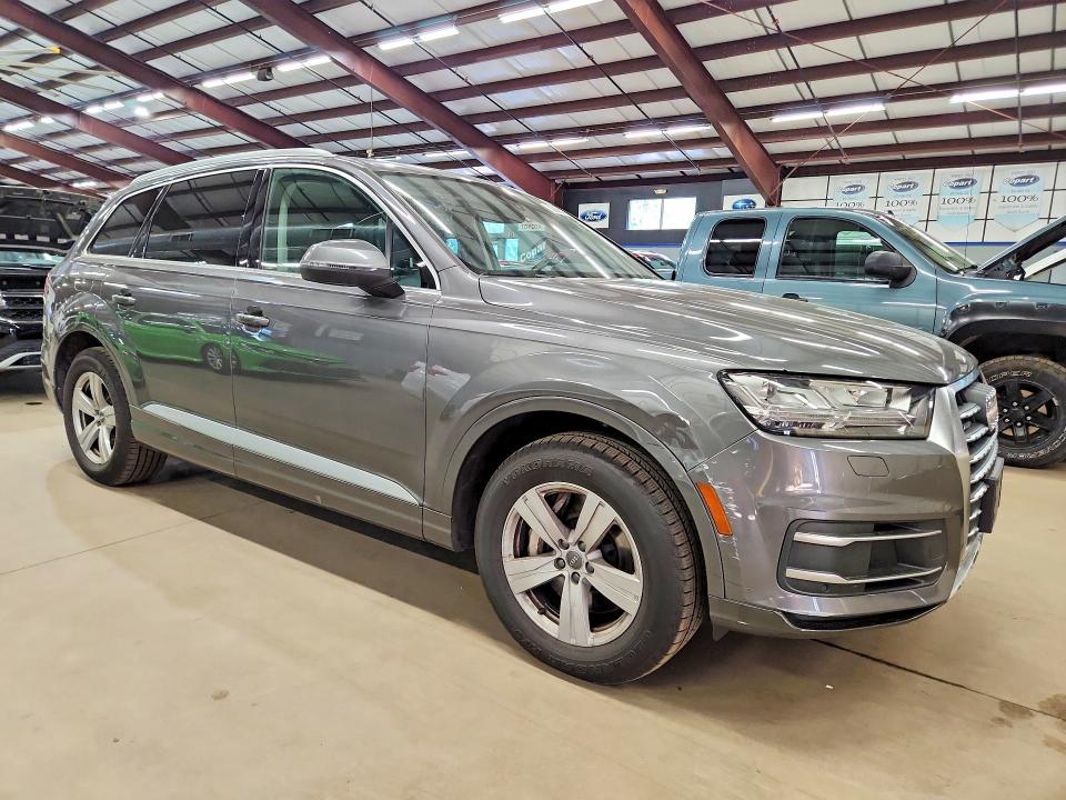 2019 Audi Q7 VIN WA1LHAF70KD019833 COPART salvage auction — MINOR DENT/SCRATCHES, VT - CERTIFICATE OF TITLE (P), sold $6,300 on 2026-07-27 (photo 4)