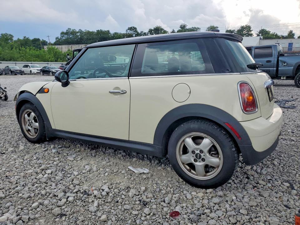 2007 Mini Cooper VIN WMWMF33567TU62741 COPART salvage auction — FRONT END, Ky - Certificate Of Title, sold $950 on 2026-08-07 (photo 2)