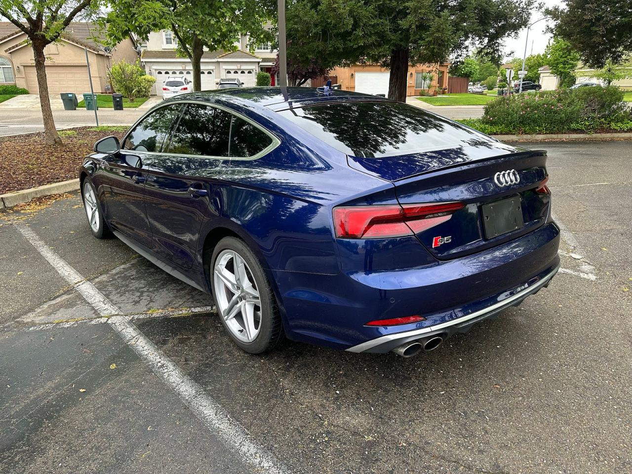 2018 Audi Rs5 VIN WAUC4CF51JA083954 COPART salvage auction — Normal Wear, Ca - Dlr/Dis/Exp Only Salvage Title (P), sold $22,900 on 2026-08-14 (photo 3)