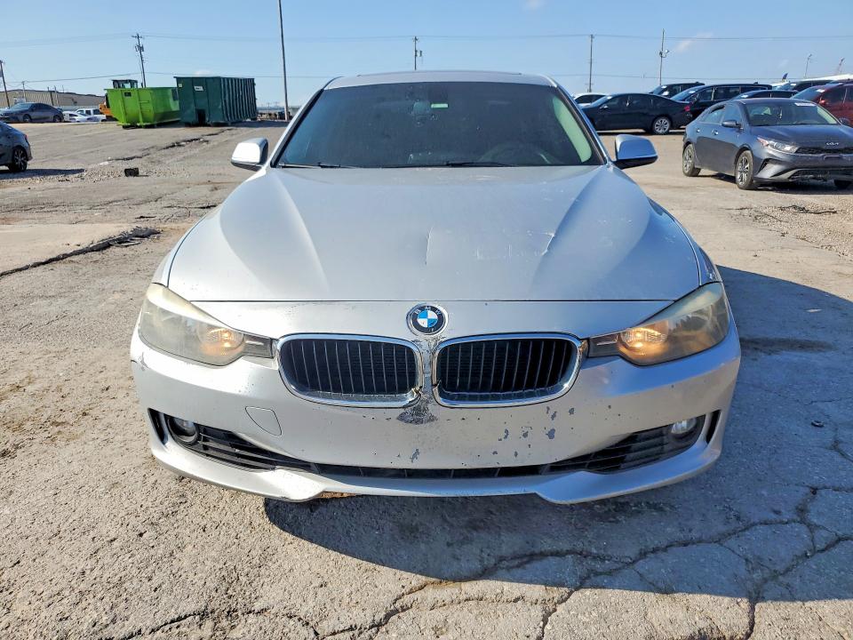 2015 BMW 3er VIN WBA3A5C52FF606384 COPART salvage auction — FRONT END, Ok - Certificate Of Title, sold $125 on 2026-07-16 (photo 5)
