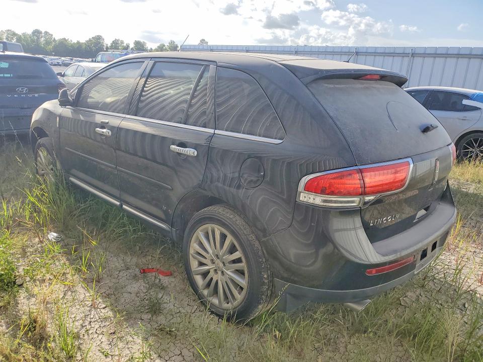 2013 Lincoln Mkx VIN 2LMDJ6JK9DBL30242 COPART salvage auction — VANDALISM, Tx - Salvage Vehicle Title, sold $150 on 2026-07-24 (photo 2)