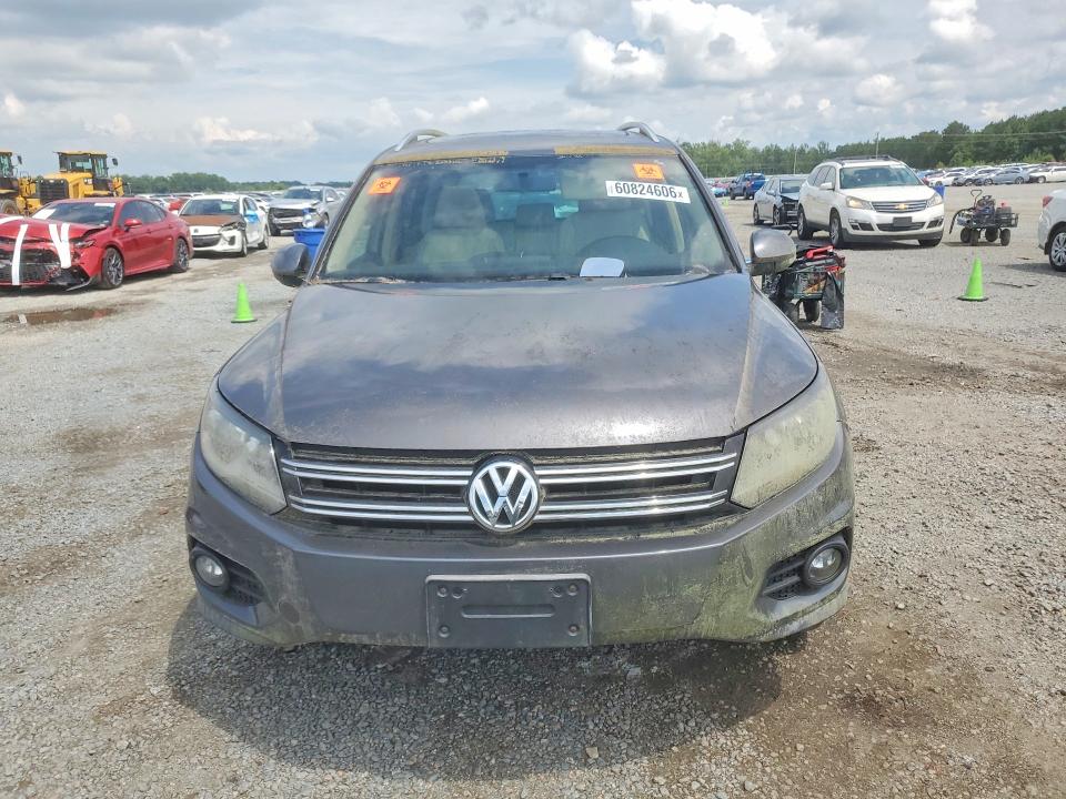 2012 Volkswagen Tiguan VIN WVGAV7AX0CW003956 COPART salvage auction — WATER/FLOOD, Nc - Dealer Only Clean Title, sold $225 on 2026-07-27 (photo 5)
