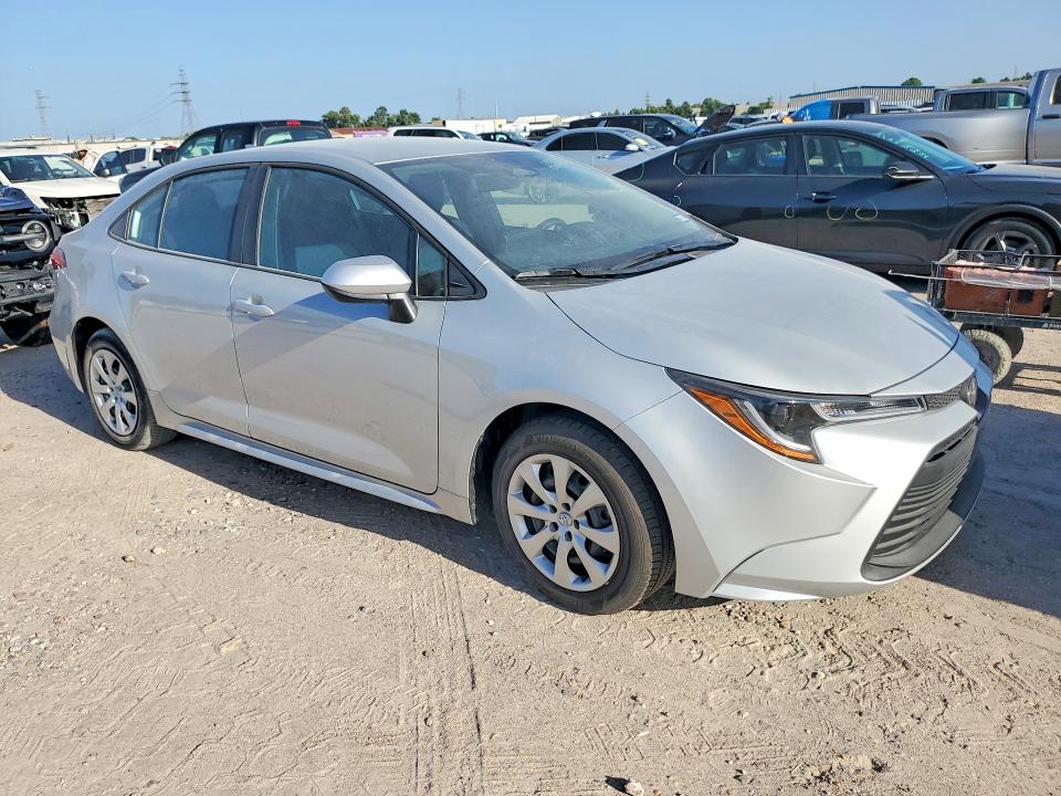 2026 Toyota Corolla VIN 5YFB4MDE5TP432569 COPART salvage auction — WATER/FLOOD, FL - CERT OF TITLE-SLVG REBLD FLOOD, sold $9,300 on 2026-07-28 (photo 4)