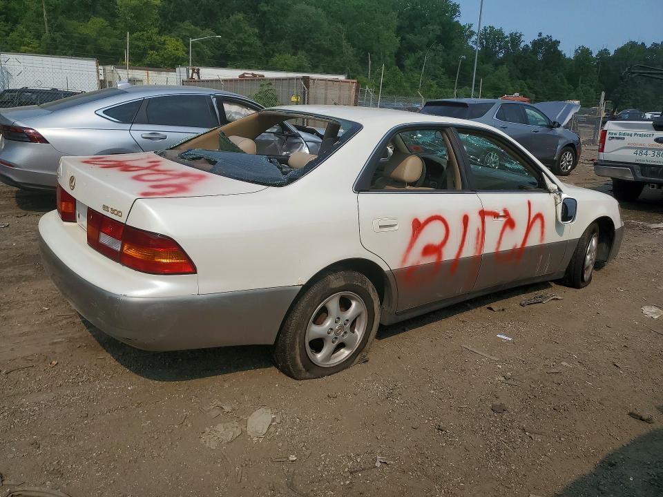 1997 Lexus Es 300 VIN JT8BF22G2V5007098 COPART salvage auction — VANDALISM, Md - Cert Of Salvage > 75% Damage, sold $125 on 2026-07-28 (photo 3)