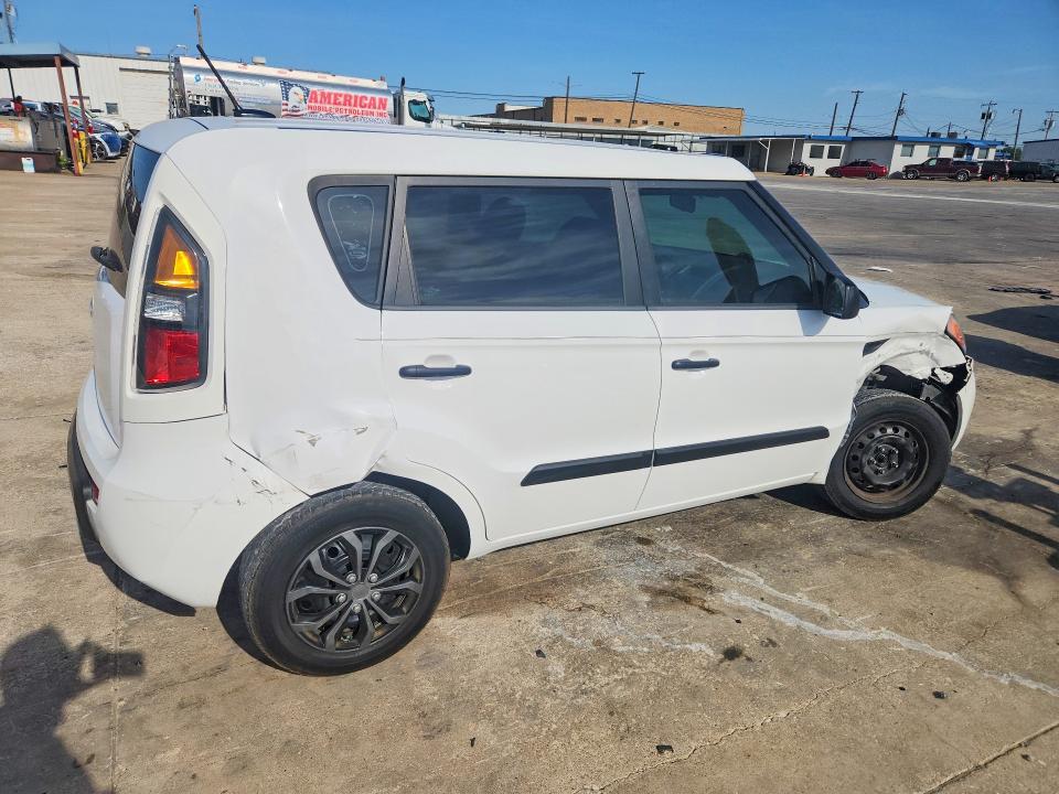 2011 Kia Soul VIN KNDJT2A11B7717239 COPART salvage auction — FRONT END, Tx - Salvage Vehicle Title, sold $725 on 2026-07-23 (photo 3)