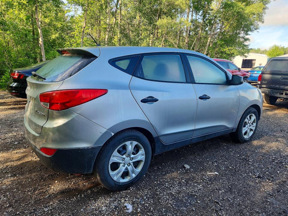 2011 Hyundai Tucson VIN KM8JT3AC9BU194959 COPART salvage auction — SIDE, ON - PERMIT NO BRAND - UNFIT, sold $1,150 on 2026-07-23 (photo 3)