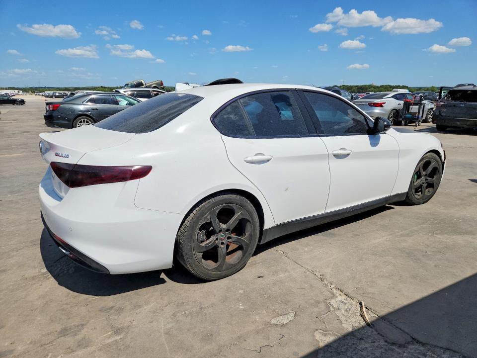 2018 Alfa romeo Giulia VIN ZARFAEBN8J7566032 COPART salvage auction — FRONT END, Tx - Certificate Of Title, sold $3,650 on 2026-07-30 (photo 3)
