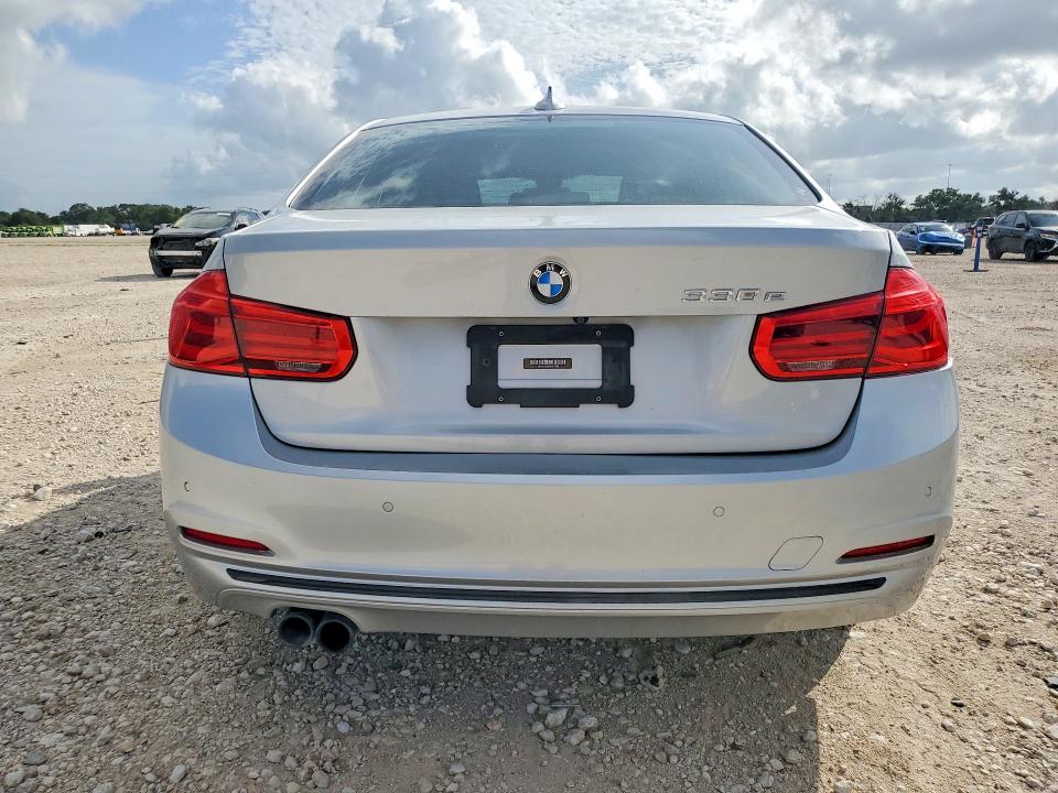 2017 BMW 3er VIN WBA8E1C3XHA158560 COPART salvage auction — MINOR DENT/SCRATCHES, Tx - Certificate Of Title (P), sold $4,700 on 2026-07-30 (photo 6)