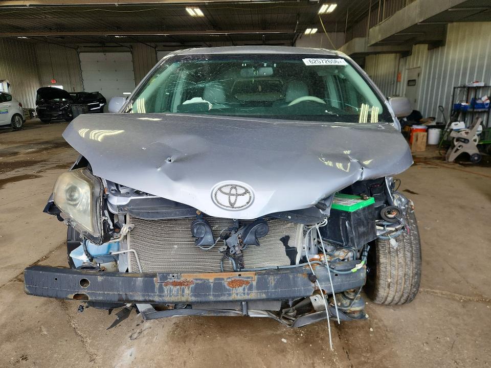 2011 Toyota Sienna VIN 5TDDK3DC6BS029911 COPART salvage auction — FRONT END, WI - CERT OF TITLE-SALVAGE VEHICLE, sold $1,650 on 2026-07-27 (photo 5)