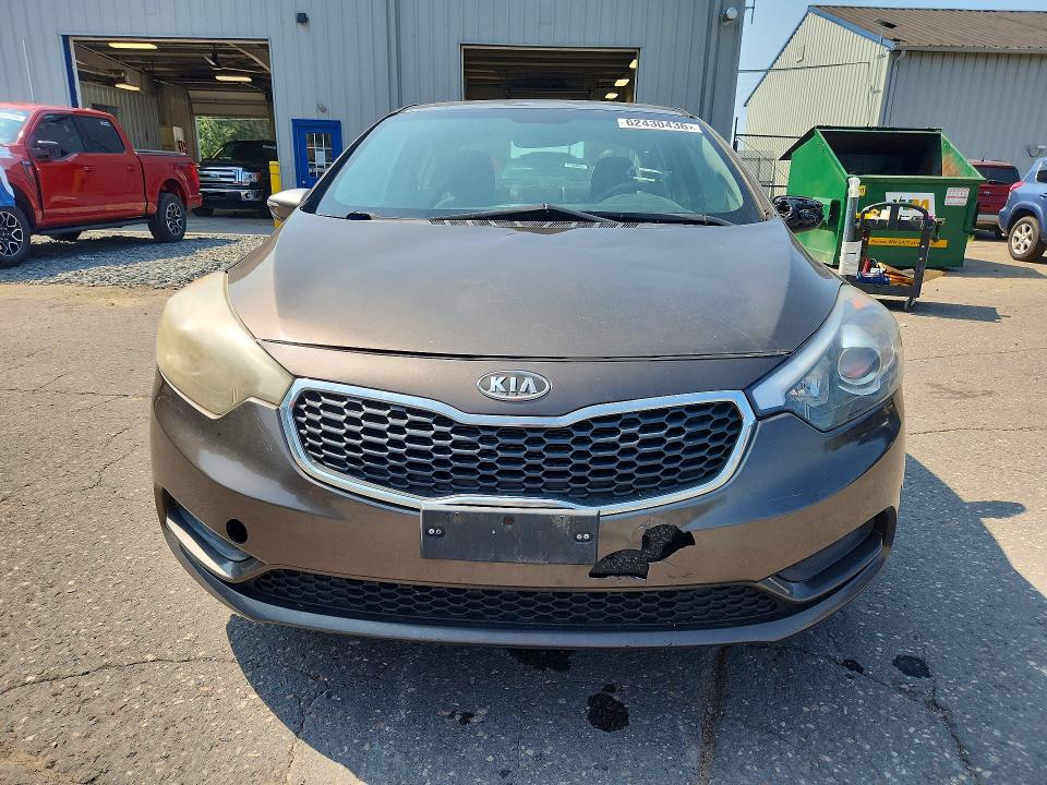 2014 Kia Forte VIN KNAFX4A6XE5101960 COPART salvage auction — MECHANICAL, Mn - Certificate Of Title, sold $225 on 2026-07-28 (photo 5)