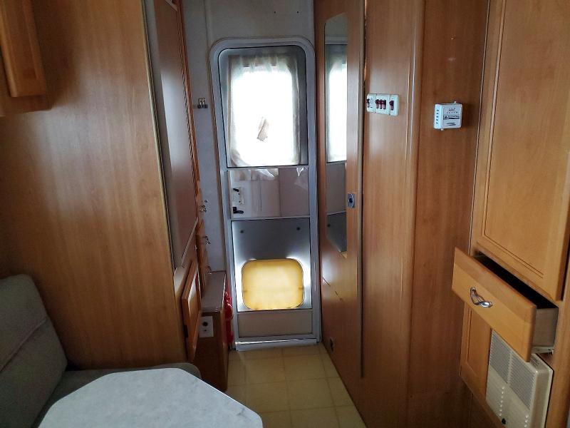 2005 Lance Camper VIN 00000000000156179 COPART salvage auction — MINOR DENT/SCRATCHES, Wa - Vehicle Cert Of Ownership-Titl, sold $925 on 2026-07-28 (photo 5)