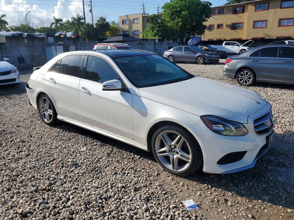 2014 Mercedes-benz E-klasse VIN WDDHF5KB6EA885793 COPART salvage auction — REAR END, Fl - Cert Of Title Slvg Rebuildable, sold $3,600 on 2026-08-07 (photo 4)