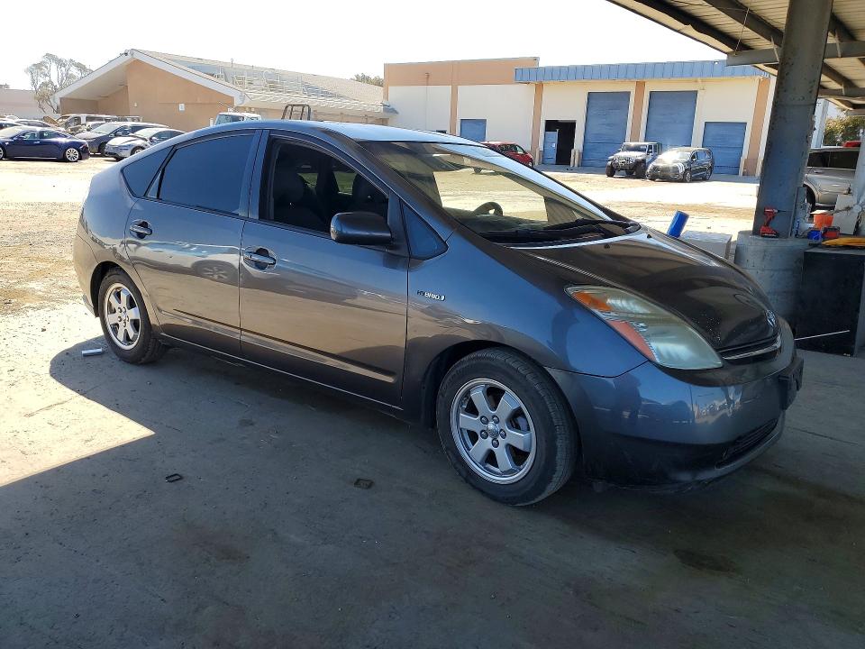 2007 Toyota Prius VIN JTDKB20U073225772 COPART salvage auction — VANDALISM, CA - SALVAGE CERTIFICATE, sold $15 on 2026-07-21 (photo 4)