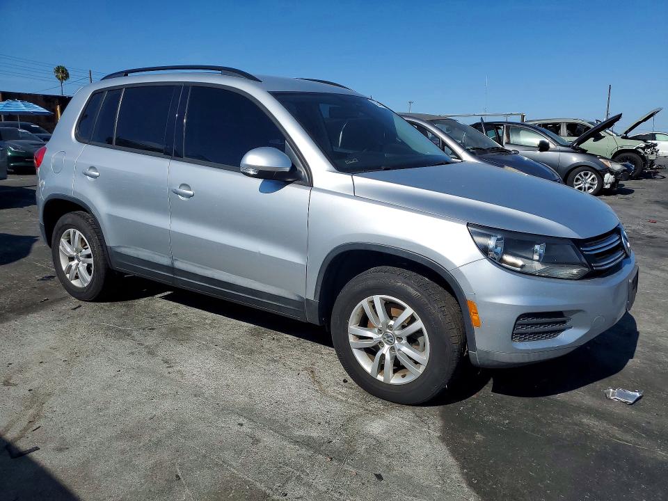 2016 Volkswagen Tiguan VIN WVGAV7AX6GW525884 COPART salvage auction — NORMAL WEAR, Ca - Dis/Dlr/Exp Only Clean Title, sold $1,700 on 2026-07-29 (photo 4)