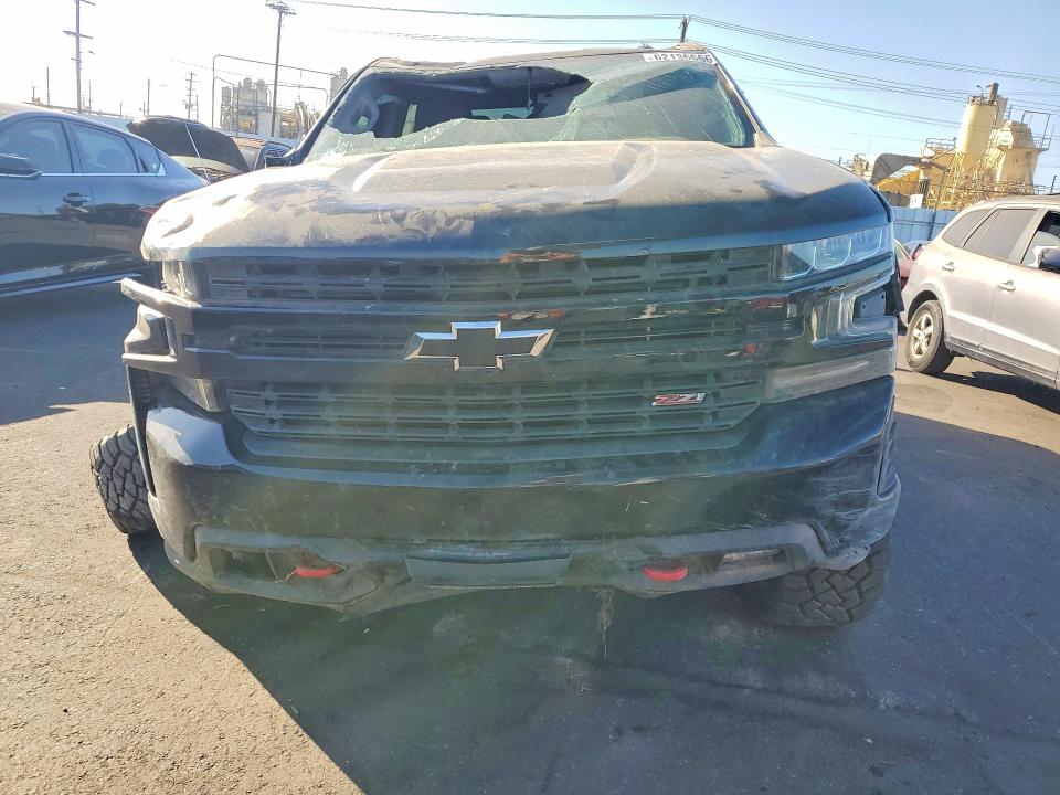 2019 Chevrolet Silverado VIN 1GCPYFED7KZ145735 COPART salvage auction — ROLLOVER, Ca - Salvage Certificate, sold $7,700 on 2026-08-19 (photo 5)