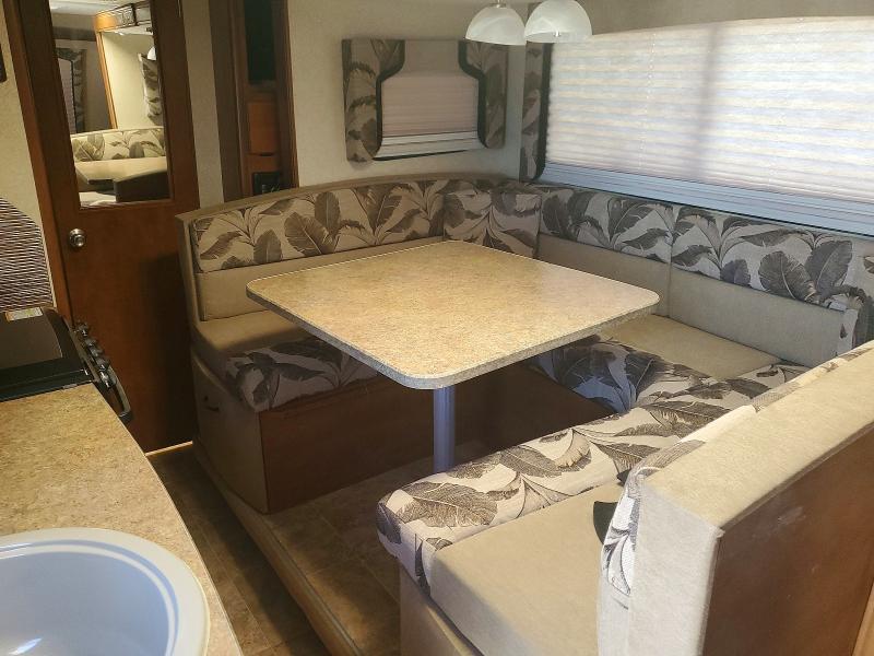 2015 Lancia Camper VIN 56YTT1925FL316130 COPART salvage auction — HAIL, CA - DLR/DIS/EXP ONLY SALVAGE TITLE, sold $5,200 on 2026-07-30 (photo 6)