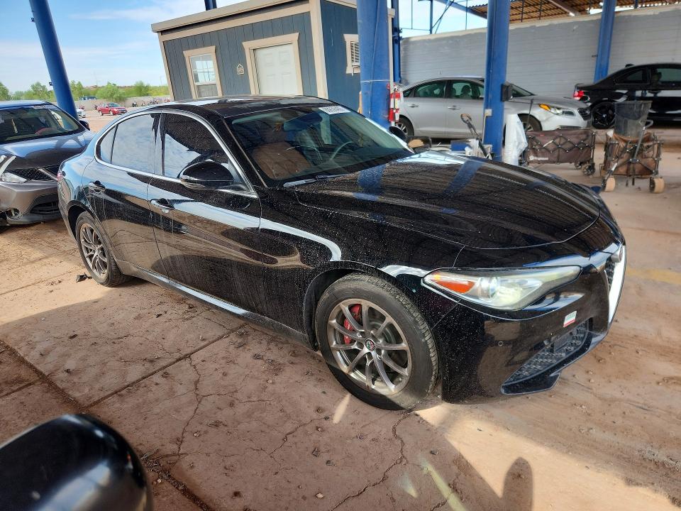 2018 Alfa romeo Giulia VIN ZARFAEDN2J7570817 COPART salvage auction — FRONT END, Az - Cert Of Title - Salvage, sold $4,550 on 2026-08-20 (photo 4)