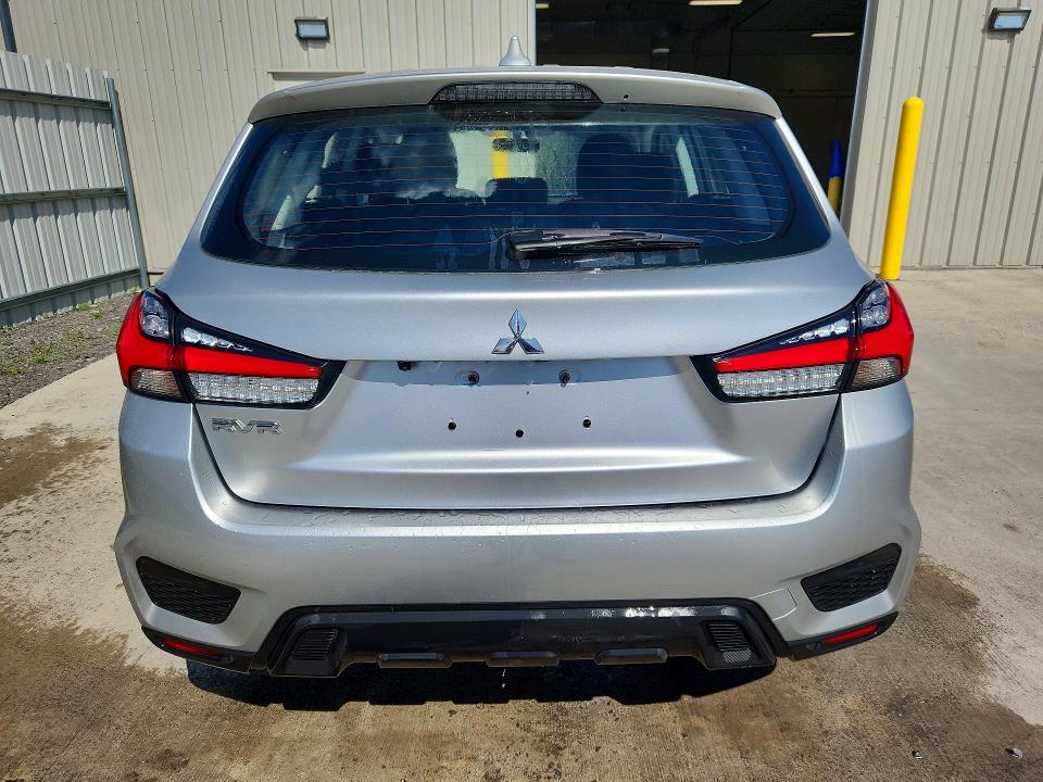 2023 Mitsubishi Rvr VIN JA4AHUAU7PU605412 COPART salvage auction — MINOR DENT/SCRATCHES, ON - PERMIT NO BRAND - UNFIT (P), sold $2,200 on 2026-07-29 (photo 6)