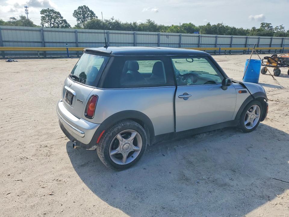 2002 Mini Cooper VIN WMWRC334X2TC37790 COPART salvage auction — FRONT END, FL - CERT OF TITLE SLVG REBUILDABLE, sold $225 on 2026-08-19 (photo 3)