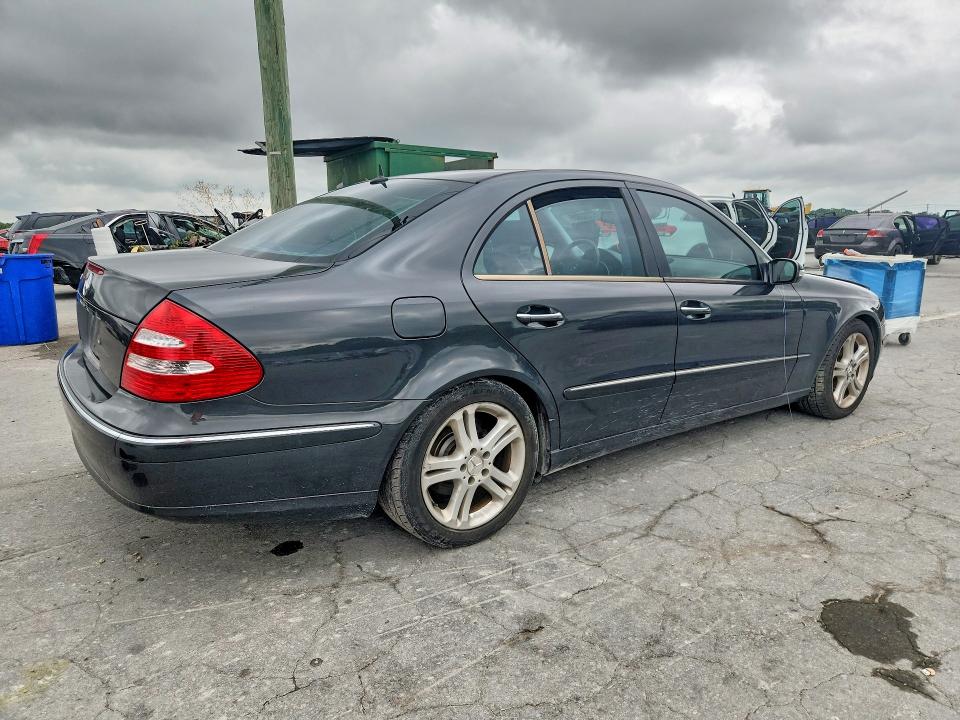 2004 Mercedes-benz E-klasse VIN WDBUF70J84A412764 COPART salvage auction — WATER/FLOOD, Tn - Salvage Cert-Water Damage, sold $650 on 2026-08-10 (photo 3)