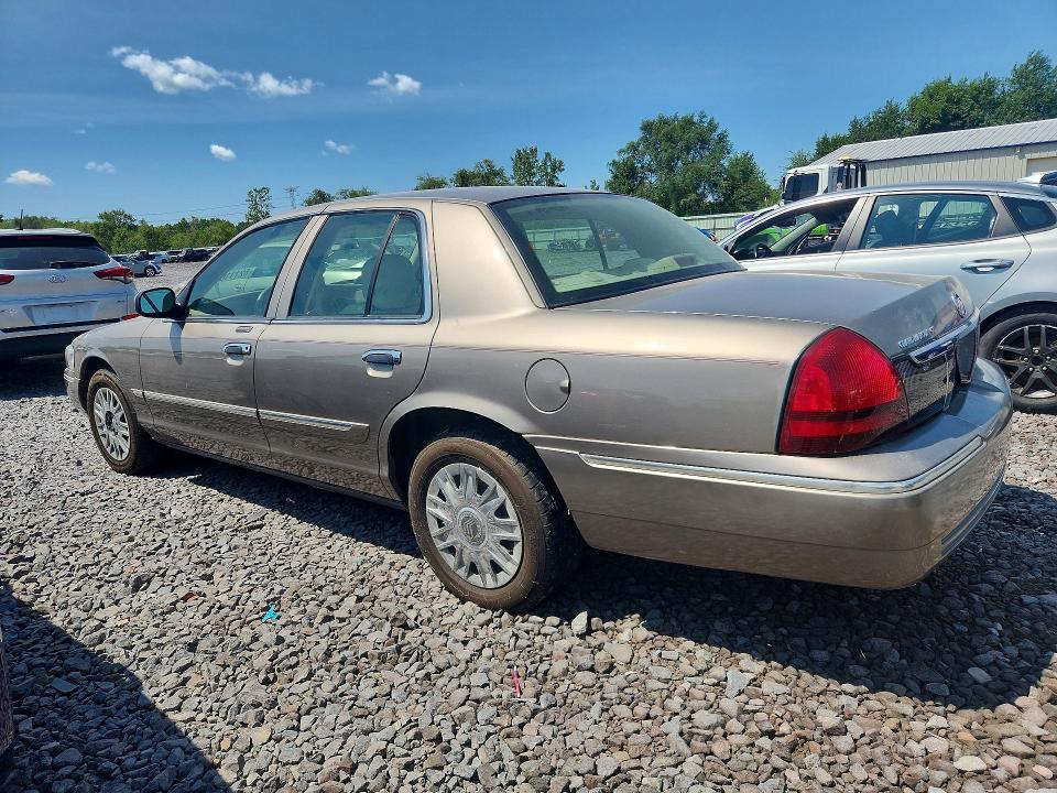 2006 Mercury Grand marquis VIN 2MEFM74V56X652277 COPART salvage auction — MINOR DENT/SCRATCHES, Il - Cert Of Title-Corrected, sold $175 on 2026-07-27 (photo 2)
