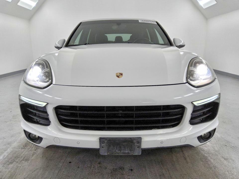 2016 Porsche Cayenne VIN WP1AA2A24GKA13215 COPART salvage auction — MINOR DENT/SCRATCHES, CA - DIS/DLR/EXP ONLY CLEAN TITLE, sold $6,400 on 2026-07-14 (photo 5)