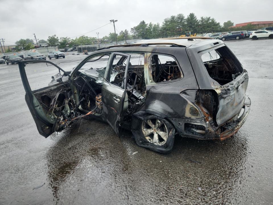 2014 Subaru Forester VIN JF2SJAEC8EH521573 COPART salvage auction — BURN, Ct - Cert Of Title-Salvage, sold $475 on 2026-07-24 (photo 2)