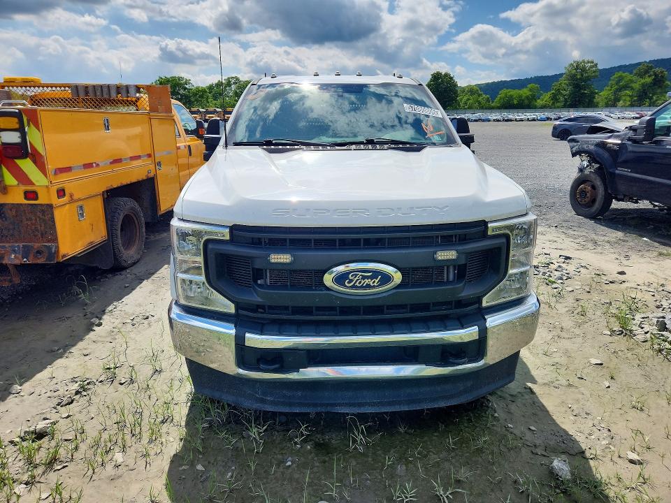 2022 Ford F-350 super duty VIN 1FT8X3BT0NEC26878 COPART salvage auction — MINOR DENT/SCRATCHES, PA - CERT OF TITLE, sold $9,700 on 2026-07-28 (photo 5)