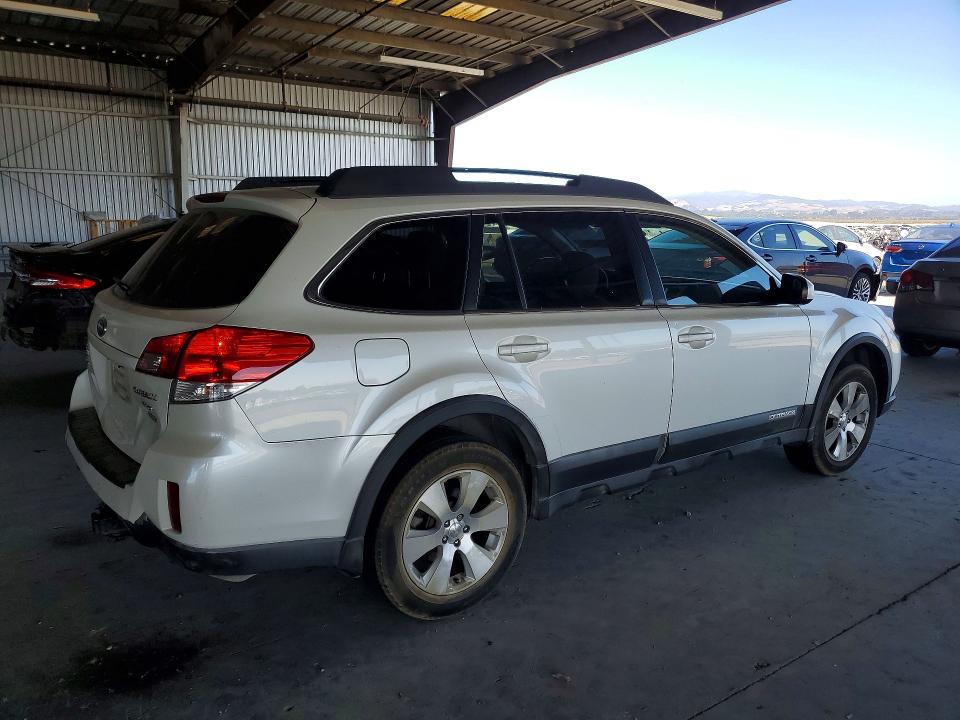 2010 Subaru Outback VIN 4S4BRDGCXA2369732 COPART salvage auction — REAR END, CA - SALVAGE CERTIFICATE, sold $950 on 2026-08-03 (photo 3)