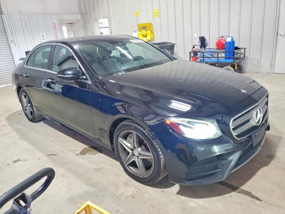 2017 Mercedes-benz E-klasse VIN WDDZF4KB2HA147413 COPART salvage auction — MINOR DENT/SCRATCHES, Salvage Title, sold $1,600 on 2026-08-20 (photo 4)
