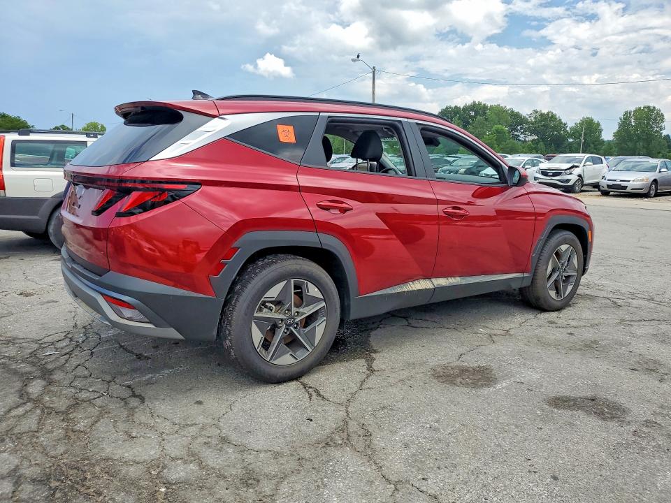 2026 Hyundai Tucson VIN 5NMJB3DE9TH740401 COPART salvage auction — WATER/FLOOD, Fl - Cert Of Title-Slvg Rebld Flood (P), sold $11,300 on 2026-07-30 (photo 3)