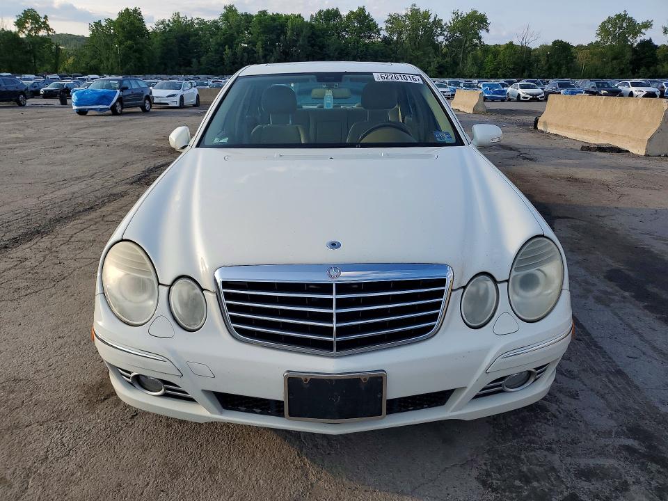 2008 Mercedes-benz E-klasse VIN WDBUF87X68B292415 COPART salvage auction — MINOR DENT/SCRATCHES, Nj - Certificate Of Title, sold $450 on 2026-08-03 (photo 5)