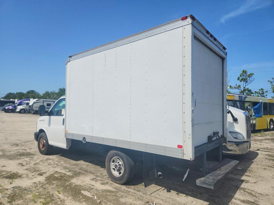 2014 GMC Savana VIN 1GD072CG7E1144948 COPART salvage auction — MINOR DENT/SCRATCHES, FL - CERTIFICATE OF TITLE, sold $2,650 on 2026-09-08 (photo 2)