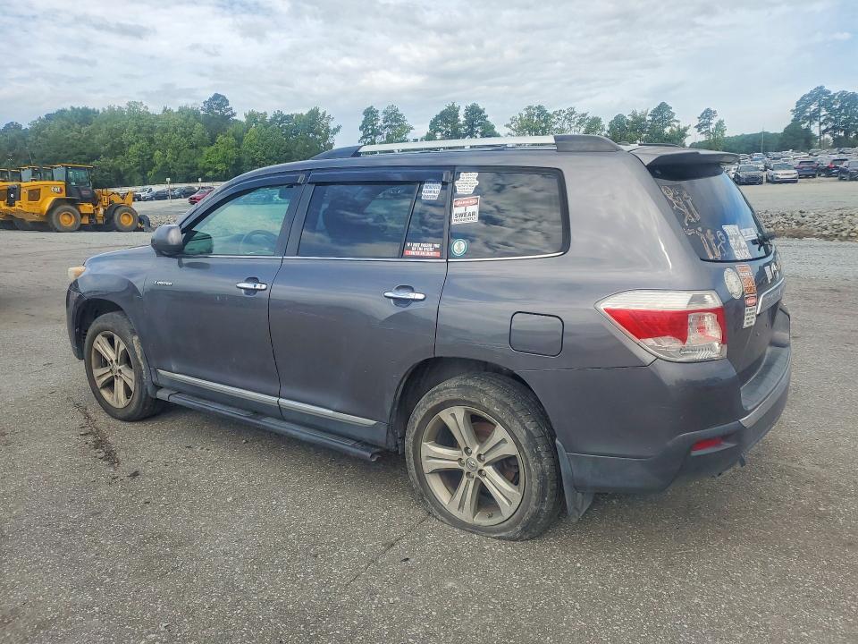 2011 Toyota Highlander VIN 5TDDK3EH8BS091000 COPART salvage auction — SIDE, SC - DEALER ONLY CLEAN TITLE, sold $5,000 on 2026-07-22 (photo 2)