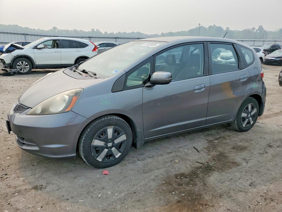 2013 Honda Fit VIN JHMGE8H31DC083499 COPART salvage auction — REAR END, Va - Cert Of Title - Salvage, sold $200 on 2026-07-29 (photo 1)