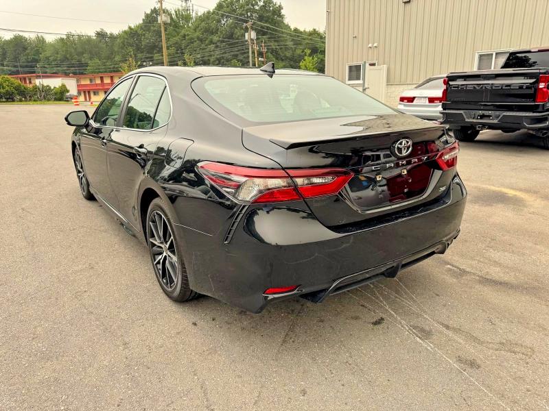 2021 Toyota Camry VIN 4T1G11AK2MU476830 COPART salvage auction — MINOR DENT/SCRATCHES, VA - CERTIFICATE OF TITLE, sold $10,800 on 2026-07-29 (photo 2)