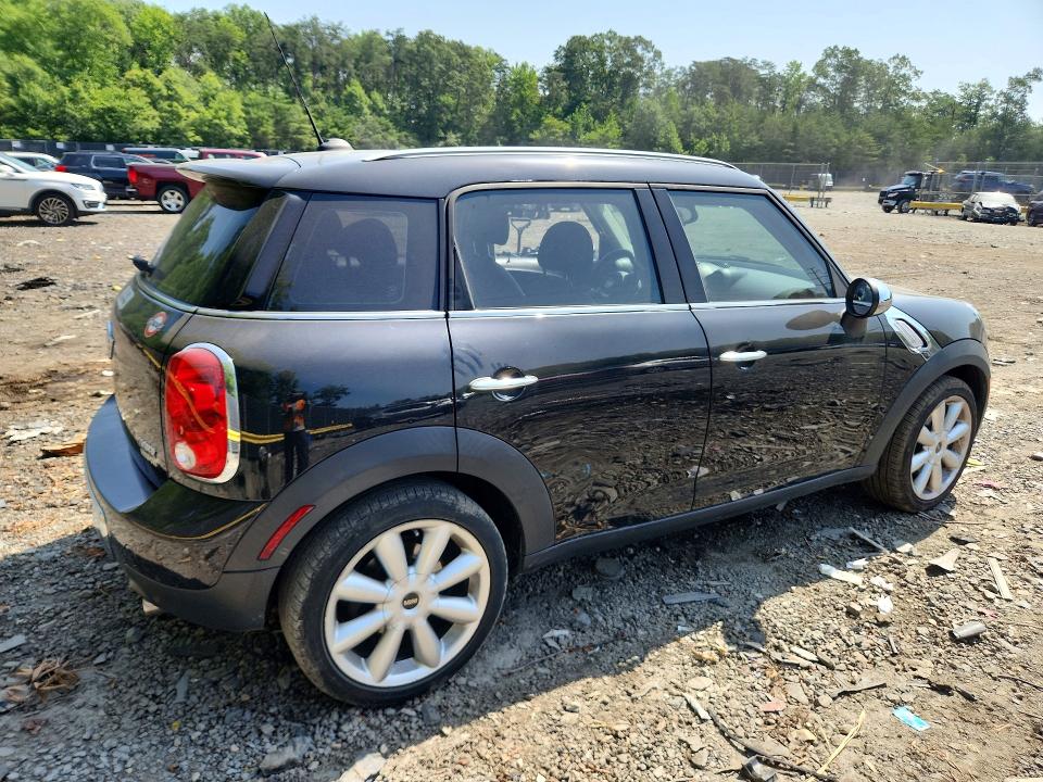 2011 Mini Cooper VIN WMWZB3C53BWH94714 COPART salvage auction — MINOR DENT/SCRATCHES, Md - Certificate Of Title, sold $275 on 2026-07-31 (photo 3)