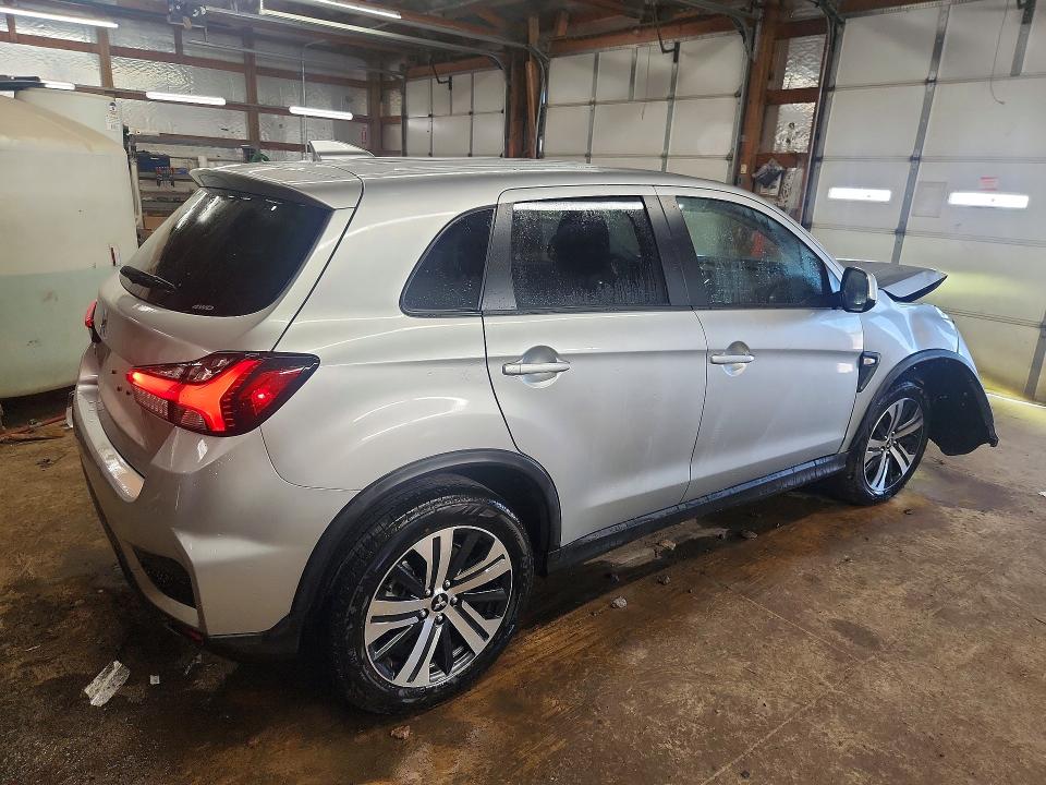 2026 Mitsubishi VIN JA4ARUAU9TU002713 COPART salvage auction — FRONT END, Ky - Certificate Of Title (P), sold $8,800 on 2026-07-08 (photo 3)