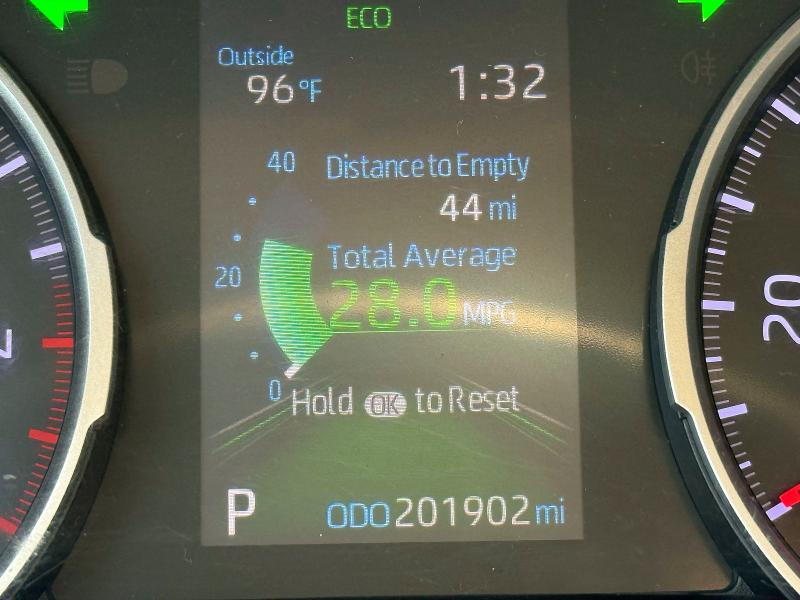 2019 Toyota Rav4 VIN JTMF1RFV3KJ005186 COPART salvage auction — MINOR DENT/SCRATCHES, Ok - Certificate Of Title (P), sold $8,200 on 2026-07-23 (photo 8)