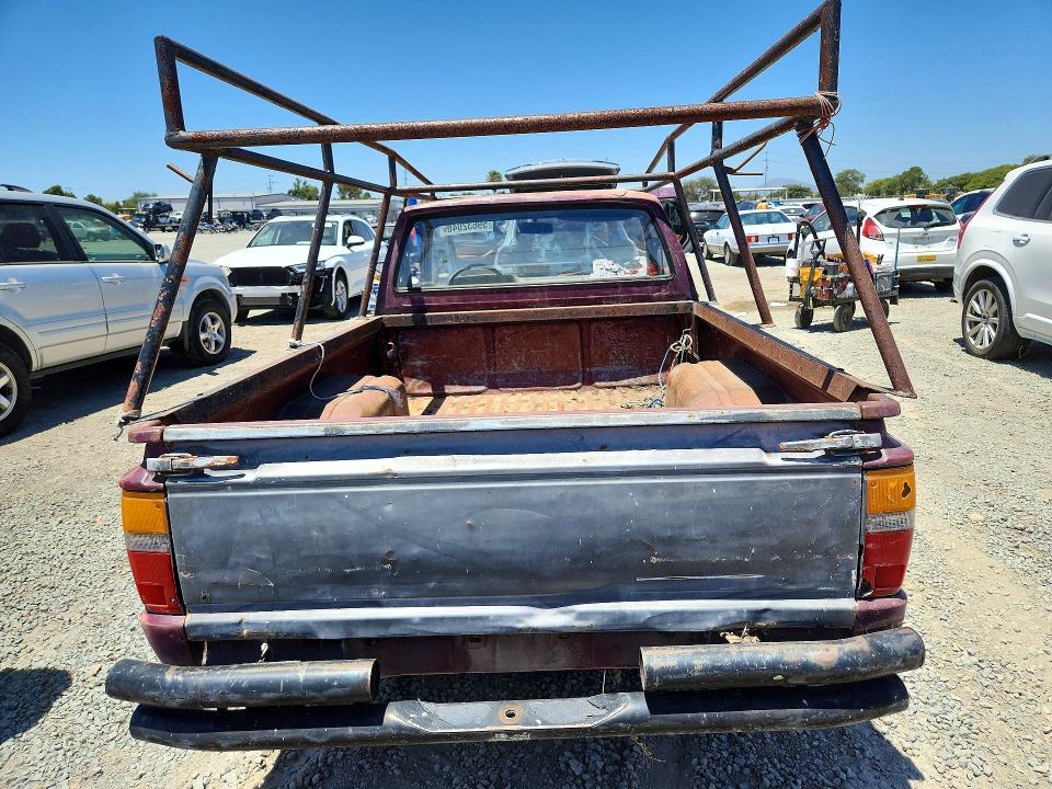 1988 Toyota Pickup VIN JT4RN50R9J0337269 COPART salvage auction — VANDALISM, CA - DIS/DLR/EXP ONLY CLEAN TITLE, sold $1,850 on 2026-07-20 (photo 6)