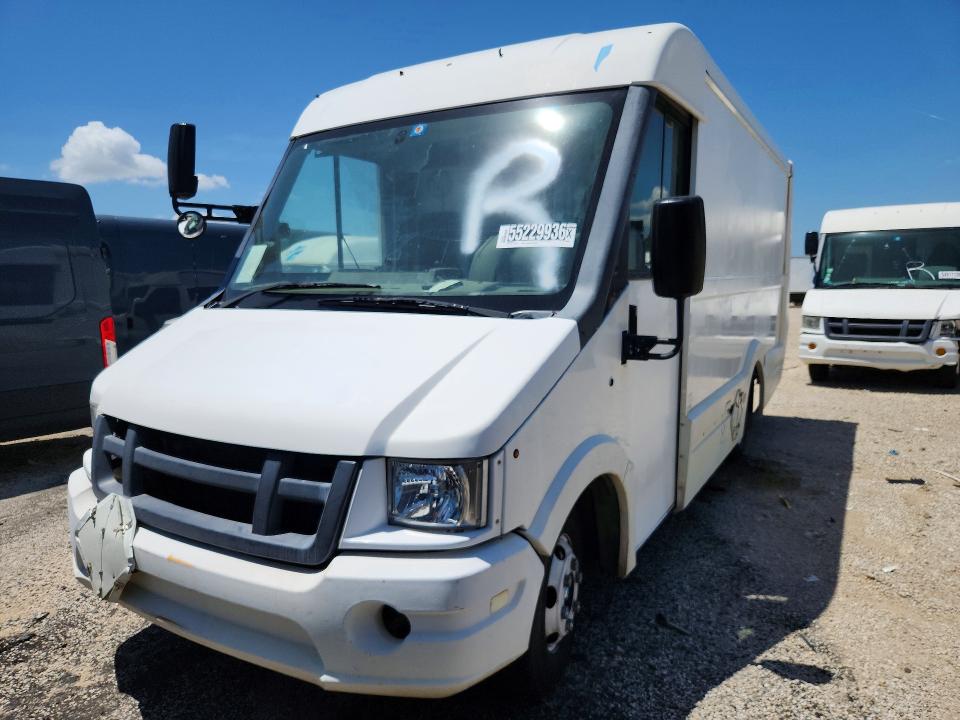 2013 Isuzu Npr VIN JALB4T177D7W00584 COPART salvage auction — MINOR DENT/SCRATCHES, TX - CERTIFICATE OF TITLE, sold $425 on 2026-07-14 (photo 1)
