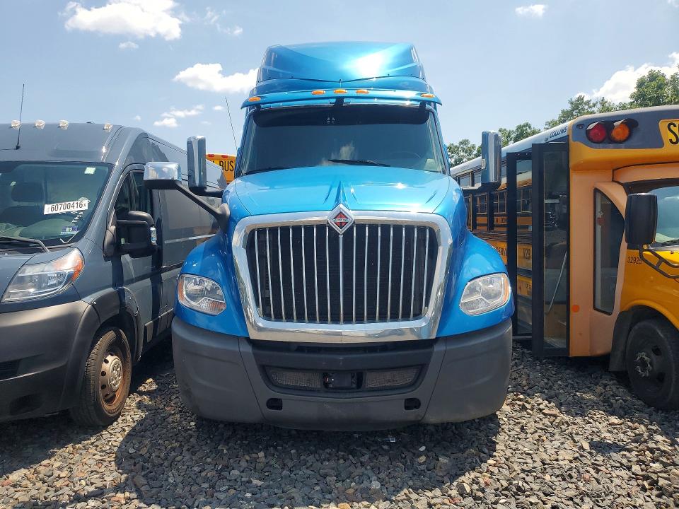 2019 International VIN 3HSKZAPRXKN648228 COPART salvage auction — MINOR DENT/SCRATCHES, Nj - Certificate Of Title, sold $8,300 on 2026-07-28 (photo 5)