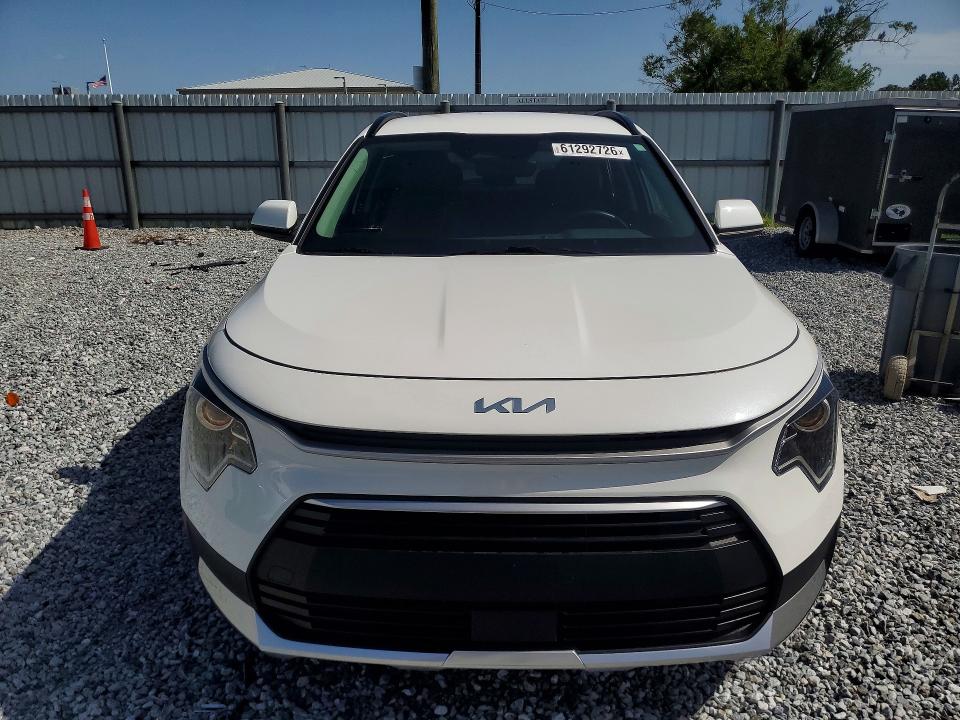 2025 Kia Niro VIN KNDCR3LE0S5213838 COPART salvage auction — SIDE, FL - CERT OF TITLE SLVG REBUILDABLE, sold $150 on 2026-07-24 (photo 5)
