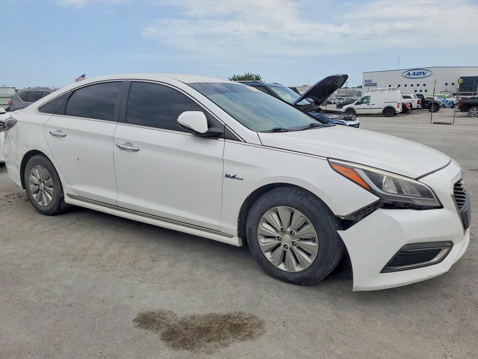 2016 Hyundai Sonata VIN KMHE24L18GA021710 COPART salvage auction — FRONT END, OK - CERTIFICATE OF TITLE (P), sold $2,750 on 2026-07-29 (photo 4)